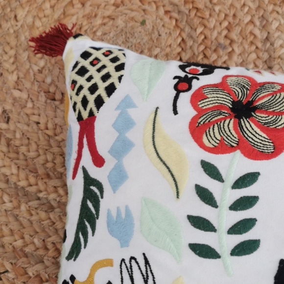 Ikea Rodarv Lumbar Pillow Folklore Swedish Tassels Embroidered Home Decor 26x16 - Picture 3 of 6